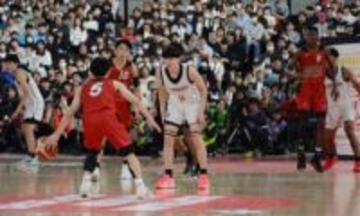 左から右打ちに転向、大舞台でスリー　福岡大大濠のウインターカップV2に貢献した櫻井照大　大会直前のポジション転向にも順応　【高校バスケ】