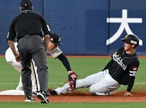 「提案のおかげです」　ソフトバンク小久保監督、逆転勝ちに導いた2人のコーチと2人の若鷹に感謝　「あそこのスチールがなかったら…」