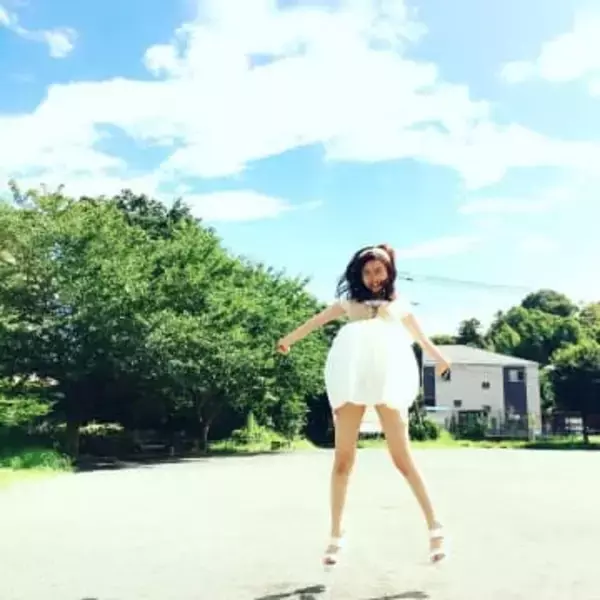 18歳年上・東大卒夫との電撃婚から半年...元子役24歳女優〝夫婦ショット〟公開し「わぁお！！」「可愛すぎる夫婦」歓喜の声続々