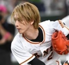 「また増えてる」キンプリ脱退から4年…〝タトゥーびっしり〟タンクトップ姿で堂々披露…岩橋玄樹の最新姿に反響「かわいい顔してのタトゥー」