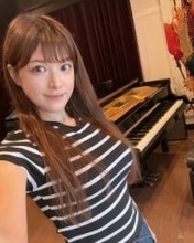 「寒くなんてない…よ」大胆ステージ衣装で〝雪にダイブ！〟ピアニスト・高木里代子の投稿に「無茶はやめましょう！風邪ひきますって」「絶世の雪女出現〜」