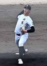 大谷翔平よりデカい！福岡の公立校197センチ、105キロの大型右腕にプロが注目　体ができて制球安定