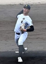 大谷翔平よりデカい！福岡の公立校197センチ、105キロの大型右腕にプロが注目　体ができて制球安定