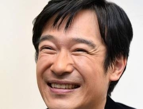 「私の知ってるVIVANTじゃない」堺雅人〝衝撃〟衣装に「え、コメディなん?」「オモロすぎた」「パレードじゃん」と反響続々