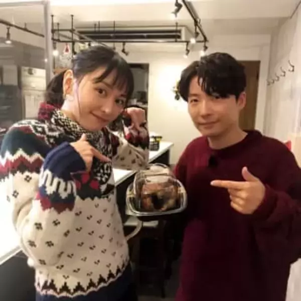 「指輪似合う」夫婦役からリアル夫婦へ…4年前〝ビックカップル婚〟が話題、44歳星野源に騒然「どした!どした!」「細い…」「ちょっと素の感じ」