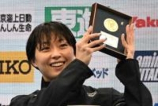 「オンザロック状態」レジェンドスイマー鈴木聡美〝極寒ショット〟に反響「え、え、」「見てるだけで風邪ひきそうです」