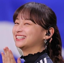 「目のやり場に困ります…」影山優佳〝ピッチピチ〟ユニフォーム姿に衝撃「このサイズしかなかったのかな…」「これ見てちょっと興味湧いてきたかも」