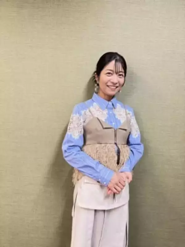 〝どっちがどっち？〟マナカナ、ふたごの日に幼少期＆39歳最新ショット公開が話題「2人並んでればわかる。1人だと分かんない笑」「ホクロがある方がカナちゃん？」「ふたりっ子～!」