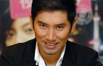 「クセツヨ」「新鮮だしダンディ」髭ビッシリ〝激シブ〟激変の本木雅弘に反響続々