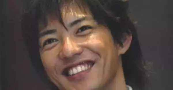 「目元がパパそっくり」父は51歳人気俳優…モデル金子のあ〝大胆ドレス〟ショットに脚光「決まってますね〜」