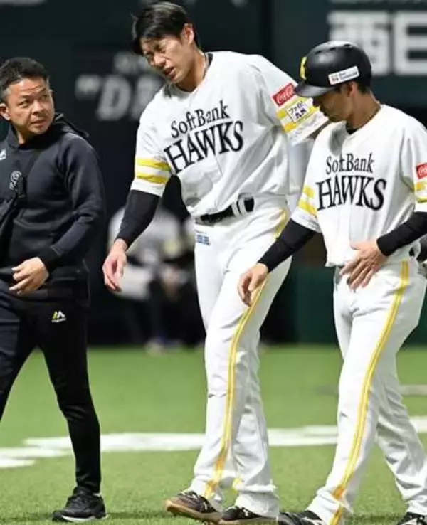 「分かりません、歩けるので…」　右膝に死球の柳田悠岐、足を気にしながら言葉少なに帰路へ　小久保監督「明日の朝来てみて」