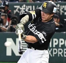 【オールスター】プラスワン投票で選出のソフトバンク柳田悠岐が代打で登場　大歓声に応えて左前打