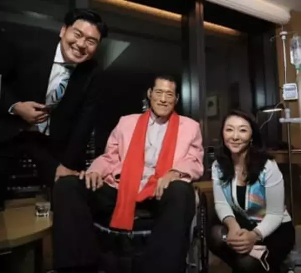 伝説「猪木問答」から24年...記念日に鈴木健三〝先輩〟越中詩郎と最新ショット投稿「いつも変わらないハツラツとしたファイトで」「ジャンピングヒップアタック」