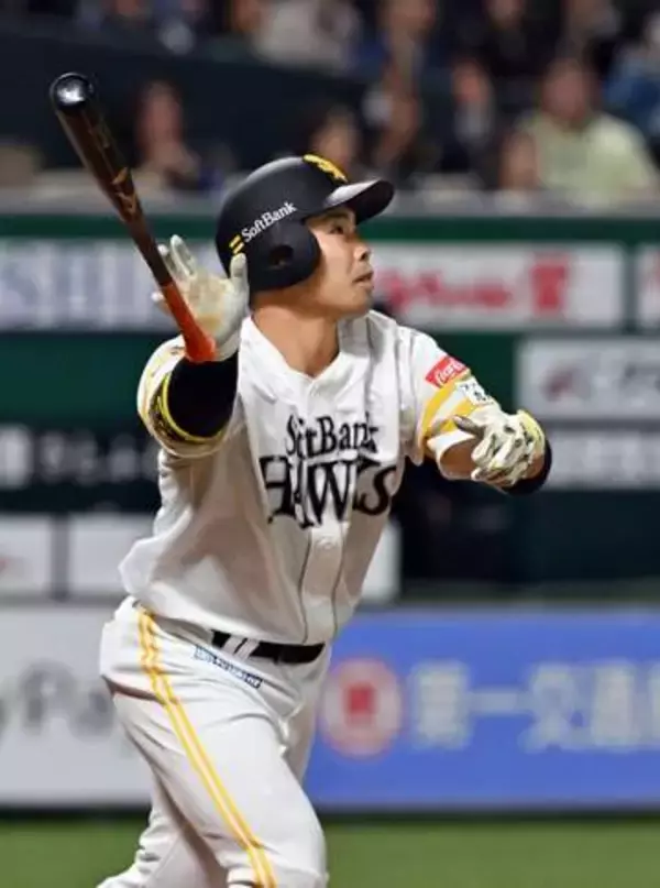 「試行錯誤しながら」でも圧巻！　ソフトバンク近藤健介がチームトップタイの決勝4号2ラン　打率3割超も見据えるさらに先