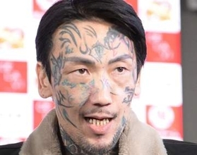 生き別れの双子の弟？瓜田純士〝再会2ショット〟に反響「似てきた？」「ただのおっさんやん」