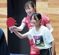 「手に届きそうな位置に…」早田ひな「一番良い色のメダルを」28年五輪、世界選手権福岡大会に決意　福岡市で卓球教室