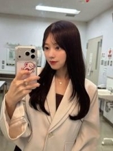 〝自身の等身大女将パネル〟と完全一致！元アイドル〝分身ショット〟に反響「分身の術ニンニン」「ほんっと女将姿キレイ」