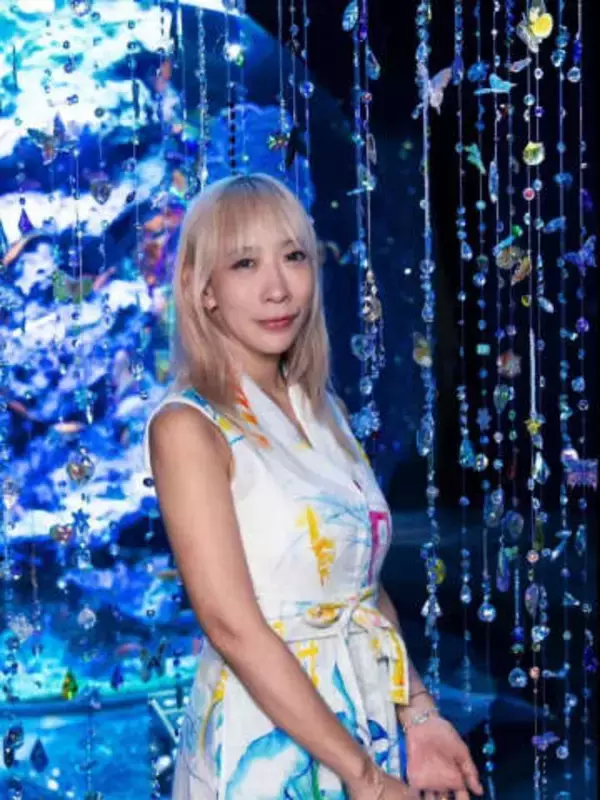 「こんな設定あった？」インスタのプロフ画面〝ピンクの謎〟公表！蜷川実花の投稿に反響「凄すぎるーーー!流石です」「普通に公式でみんな出来たら良いのにね」