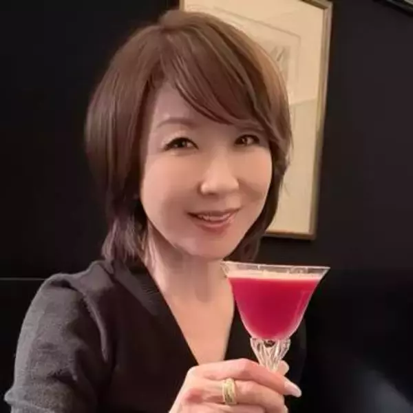 「あらためて現役アイドルやなと…」伊藤蘭〝71歳のおみ足ちらり〟ミニ丈衣装姿に「たま蘭っ!!」「このお衣装とても舞台映えして素敵です」の子