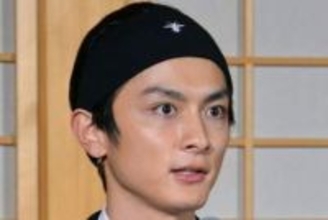 田原俊彦の長女と結婚、第1子誕生から1年…雰囲気一変の高良健吾に反響「凛々しくて素敵」「手塚治虫を演じるの?」