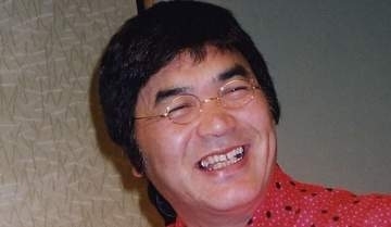 大物俳優と〝75歳同学年2ショット〟綾小路きみまろに驚きの声「こんな歳のとり方に憧れる」「同級生とは驚き！」
