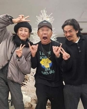 「未だに宮沢りえと夫婦だなんて」森田剛…喫煙〝自然体〟で過ごす共演者との談笑姿に「変に取り繕ってない感じがいい」「2人並ばれたら困る」