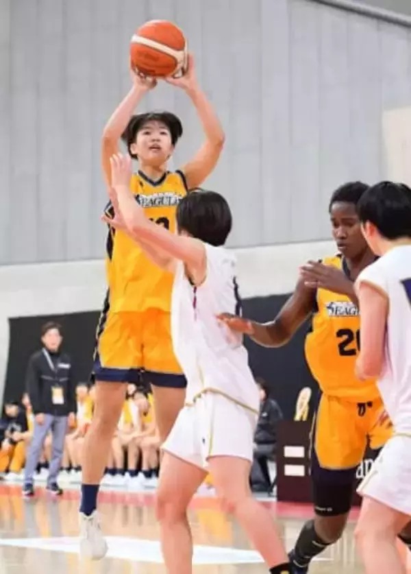 リバウンドで流れ引き寄せ女子の東海大福岡が逆転勝利　エースは手応え「自分たちのバスケが出せなかった中での勝利は大きな力」【高校バスケ・ウインターカップ】