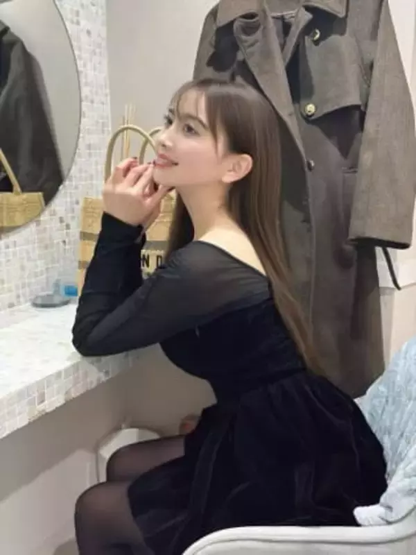 元日のプロ野球選手との電撃婚＆妊娠報告から2年…森咲智美〝大胆水着のグラドルママ〟姿にファン「本当に2児のママ?」「グラビアやってた頃と変わらない」