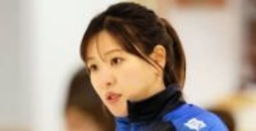 「え？え？2度見した」カーリング吉田知那美〝激変〟姿に「キャスターかと」「久々に見たけど一段と魅力的に」