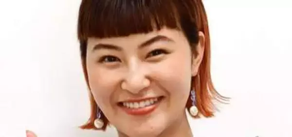 「三度見した」〝バスタオル1枚〟…人妻入浴ショットの村上佳菜子に「大丈夫なのかな」「筋肉がきれいです」