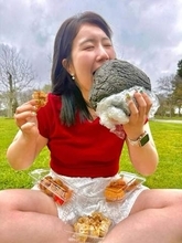 「トトロ逃げちまうよ」「猫バスに勝てそう」女性トラック運転手・トラックめいめい〝大人になったメイちゃん〟コスプレ姿に衝撃「ムキムキ過ぎやろ」