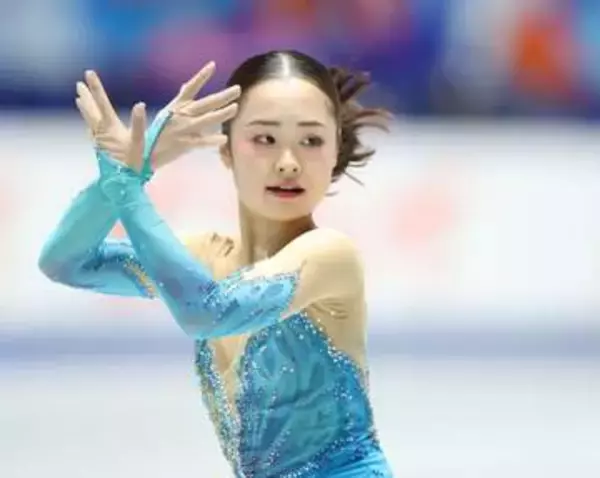 「跳びながら投げてるよ島田麻央様」〝回転ノーバン〟女子フィギュア〝17歳の次世代エース〟メジャー始球式に「流石でございます」「運動神経バンザイ」反響続出