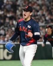 【侍ジャパン】西武隅田知一郎が無失点投球にガッツポーズ　制球課題残るも粘り強さ光る