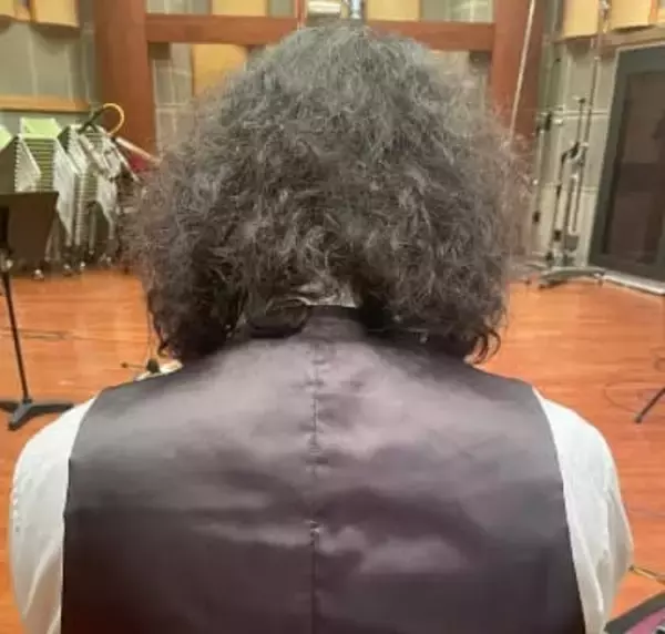 葉加瀬太郎と〝かぶり過ぎ〟と話題！血縁関係なし…そっくり音楽家〝まさかのショット〟に「こんなことあるんですね」