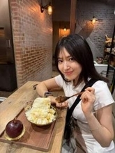 「病名わかるまで数年…」元AKB48センター⇒焼肉店オーナー…内田眞由美さん〝突然の病床〟報告姿に「元気が一番」「頑張りすぎないで」と反響続々