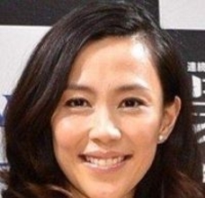 「こんな痩せてどうしたの…⁉」結婚から16年…木村佳乃〝50歳近影〟に騒然「え、大丈夫⁉︎」「びっくりした」「お子さん産んでてもスラッとしてる」