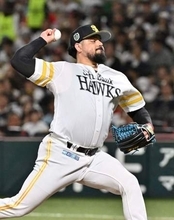 ノーサングラスで三者凡退　ソフトバンクのロベルト・オスナが前回一変