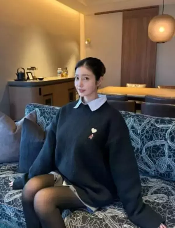 「わお！」「やばいっ」〝令和の峰不二子〟阿部なつき〝デニム脱ぎかけ〟ショットに反響