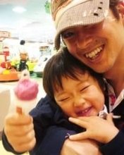 「え、こんなに大きく!?」芸能界入りした18歳息子と〝親子2ショット〟元テレ朝・富川悠太さんSNS投稿に反響「ビジュ爆発」「息子さんに負けないスタイルのお父さんも凄い!」