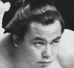 「生き写し」父は千代の富士…大横綱の長男〝着物ショット〟に反響！「お父さんにそっくり」「遺伝子最強」「凛々しいこと」