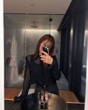 「え～！衝撃的！」板野友美の妹、30歳アイドル〝ショッピングモール〟ステージ姿に「雰囲気似てる」「スター姉妹」「似てない？」の声