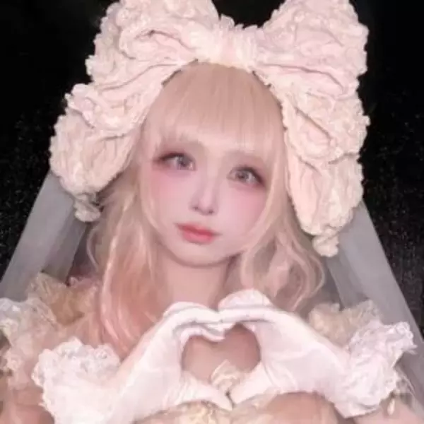 驚異のインプレ1.5億越え！48歳〝男の娘〟の猫と戯れショットがSNSで大反響「脳バグりました」「マジ?AIじゃない」「1億初めて見た」