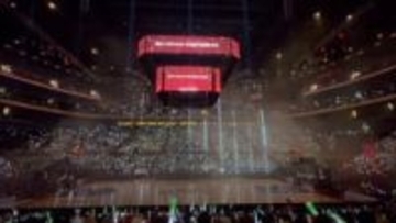 「さいたまスーパーアリーナから光るネギを持った人が大量に出てきたけど何？？」〝光るネギ〟がXで話題！「正体これ」「めっちゃシュール」