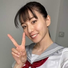 「退治されたい」露出多め〝割れた腹筋〟宮原華音の戦闘コス姿に反響「ありがたい」「次のアリスかララ・クロフト!?」