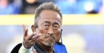 「だいぶ疲れた顔を…」15年ぶりK-1復帰の角田信朗、23歳下の妻〝初顔出し〟ショットに反響様々「幸せそう」「愛を感じる」「顔色が…」