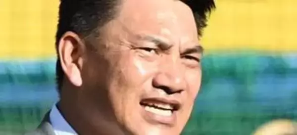 「ザ、ザ、ザ、ザブトン！」井口資仁さん〝超巨大ヒラメ〟釣り上げショットに大反響「エラだけで顔くらいある」「エグっ！でかっ！」