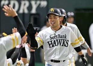 ソフトバンク近藤健介が逆転の13号2ラン　ヤクルト山野太一から完璧な一振りで試合をひっくり返す