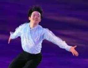 フィギュア鍵山優真「ついに、夢を叶えました」坂本花織と〝本番一発〟の熱いステップ共演に大喝采「完成度高すぎる」「完コピ流石です」