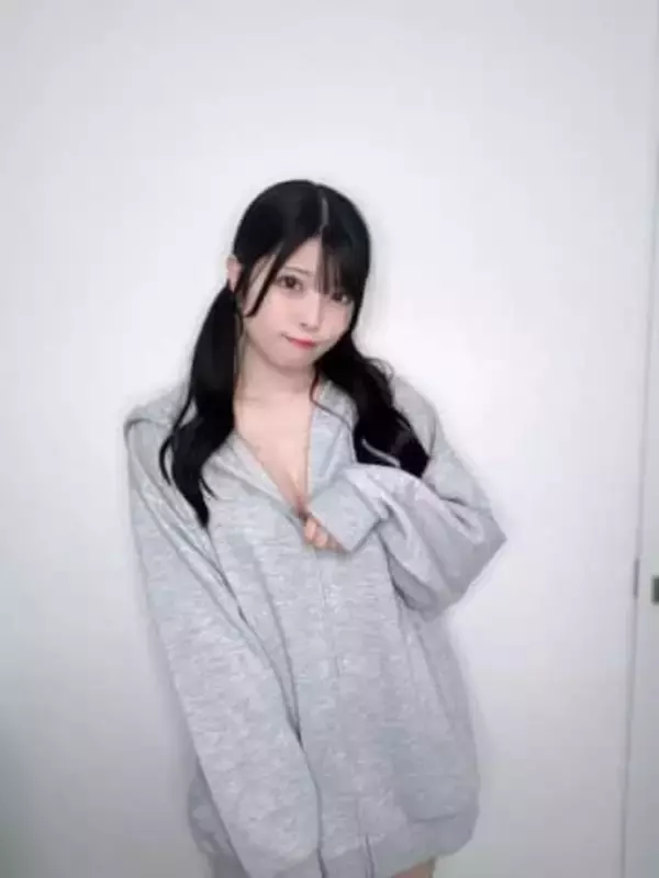 「何とは言わないけど妹がすごい」投稿に反響！アイドル姉妹〝ぴたぴたニット〟姿に「す、すごい！」「栄養をもっていかれた？」