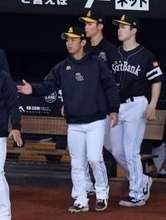 「異常はありました、でも…」前日死球のソフトバンク今宮健太、左肩甲骨亀裂骨折していた　プレーは継続へ　小久保監督が説明